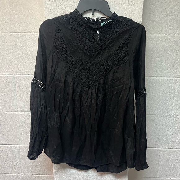 She + Sky Black Lace Detail Blouse. Medium - Picture 1 of 6